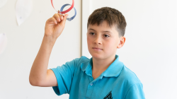 Student aims loopy aeroplane